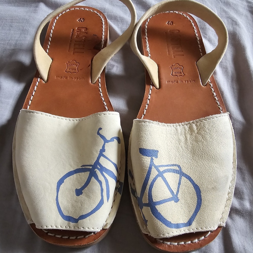 Castell Cream Leather Bike-Print Avarca Sandals